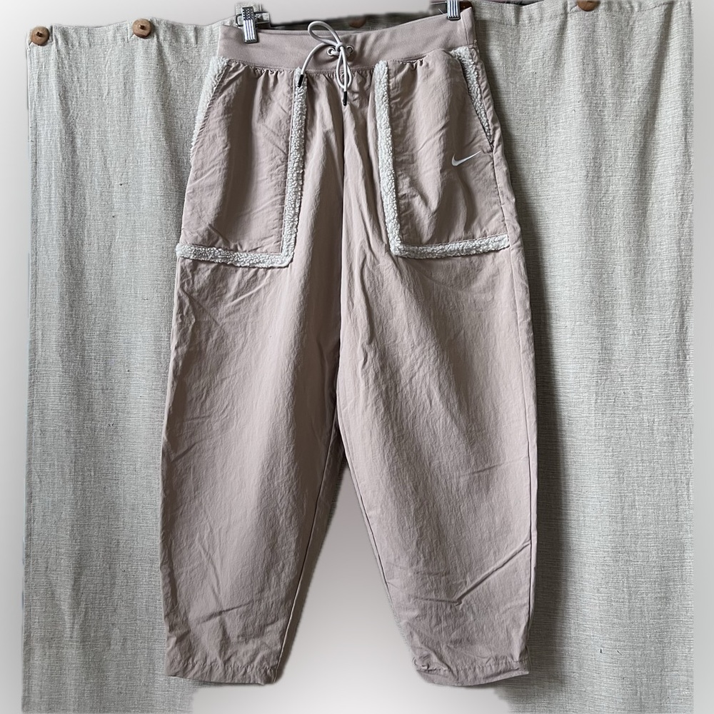 Nike cropped fleece lined pockets track pants high waist nylon M super cute! 💕